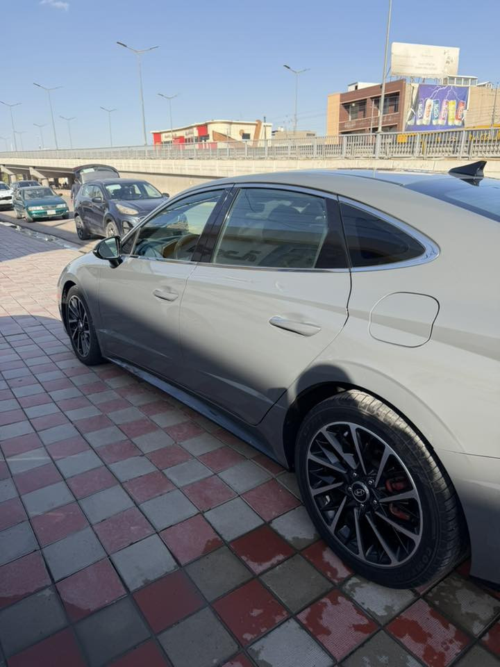 سوناتا امريكي موديل 2020  تفاصيل سياره بل سونار بصمه كشنات جلد رقم بغداد ماشيه 130 مكاني فلوجه اخوان سياره بس بيع بدون مراوس سعر 155$ الف بيها مجال بصيط اتصال على رقم فقط ***********

