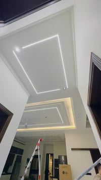 عمل سقوف مودرن   نعمل جميع الديكورات  والصباغ 07726122372