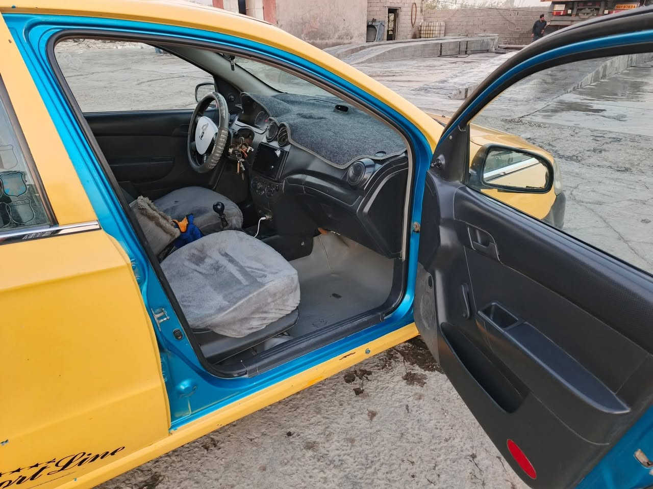 السلام عليكم للبيع افيو موديل 2009 سنويه 30 مكينه جديده سعر40بيه مجال بعقوبه تقاطع عبدالله بن علي رقم ***********
