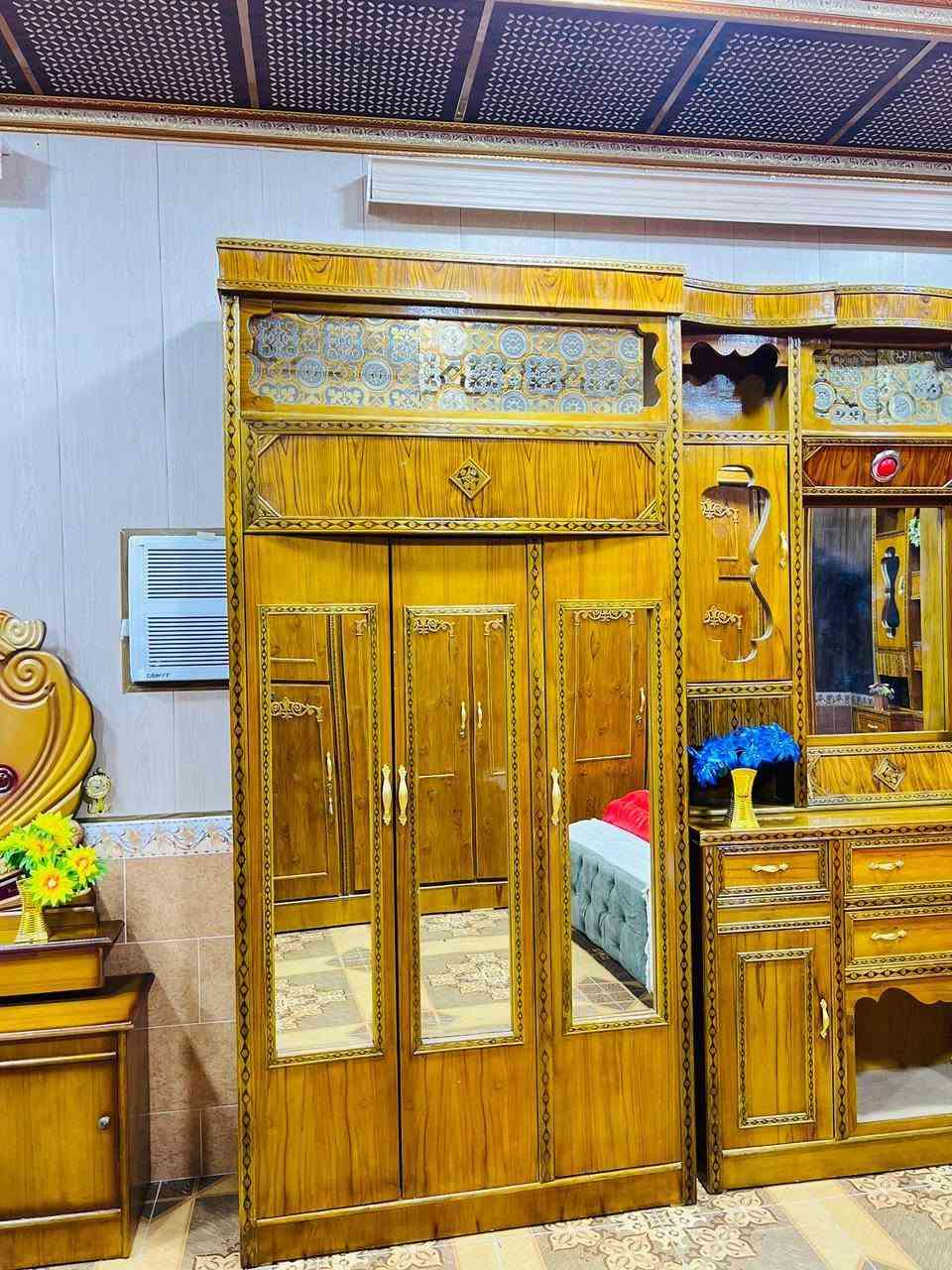 غرفه نوم عراقيه حطاطه صاج اربيعينه قطعتين نضافه فول 100/100استخدام قليل جدا السعر مليون و150بي مجال العنوان الرمانه البعبيد الاتصال ***********
