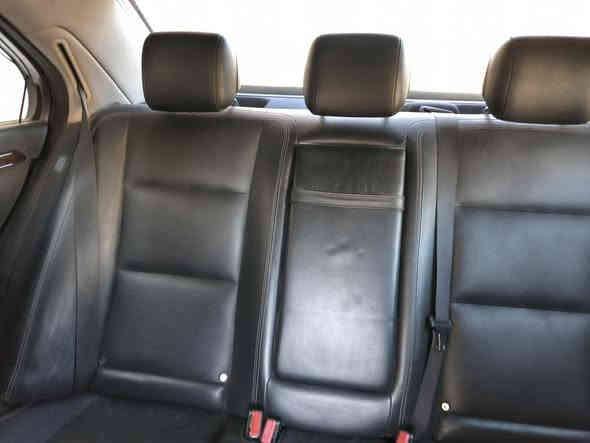 السلام وعليكم مرسيدس اس للبيع موديل ٢٠١٠ وارد الالماني فول مواصفات سلايت روف طكتين خمس بردات خلفية كهرباء أربعة ابواب شفط وجنطة شفط تحكم ستيرن جهتين ستيرن كهرباء كشنات كهرباء كشنات امامية وخلفية تدفئة تبريد حساسات امامية وخلفية ناظور ليلي لايتات زنون مكينة ٦ سلندر ٣٥٠ باب قصير حدادية جديدة لون اسود مكينة وكير جدد رقم سليمانية صبغ قطعتين فقط السعر ٢١٠ الاستفسار *********** مكان السيارة بغداد
