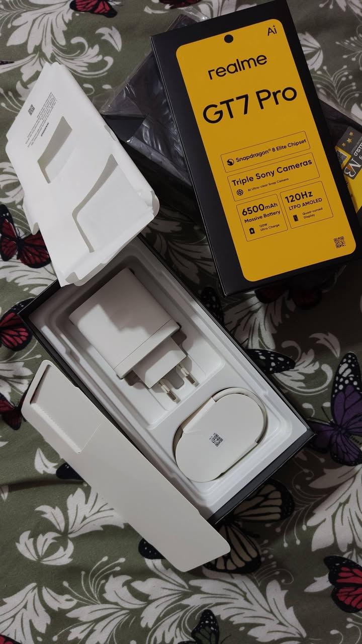 Realme GT 7 Pro 5G
بطارية ضخمة ومعالج خارق
اخو الجديد شرط كامل الملحقات 
المواصفات :
 شاشة 6.78 بوصة LTPO AMOLED  120Hz 
 معالج Snapdragon 8 Elite  أداء فائق    
 سيلفي 16MP بجودة رائعة 
 ذاكرة تخزين  512 
الداخليه 12/12
 بطارية 6500Mah 
 السعر 725 الف 
بغداد الحارثية 
***********
