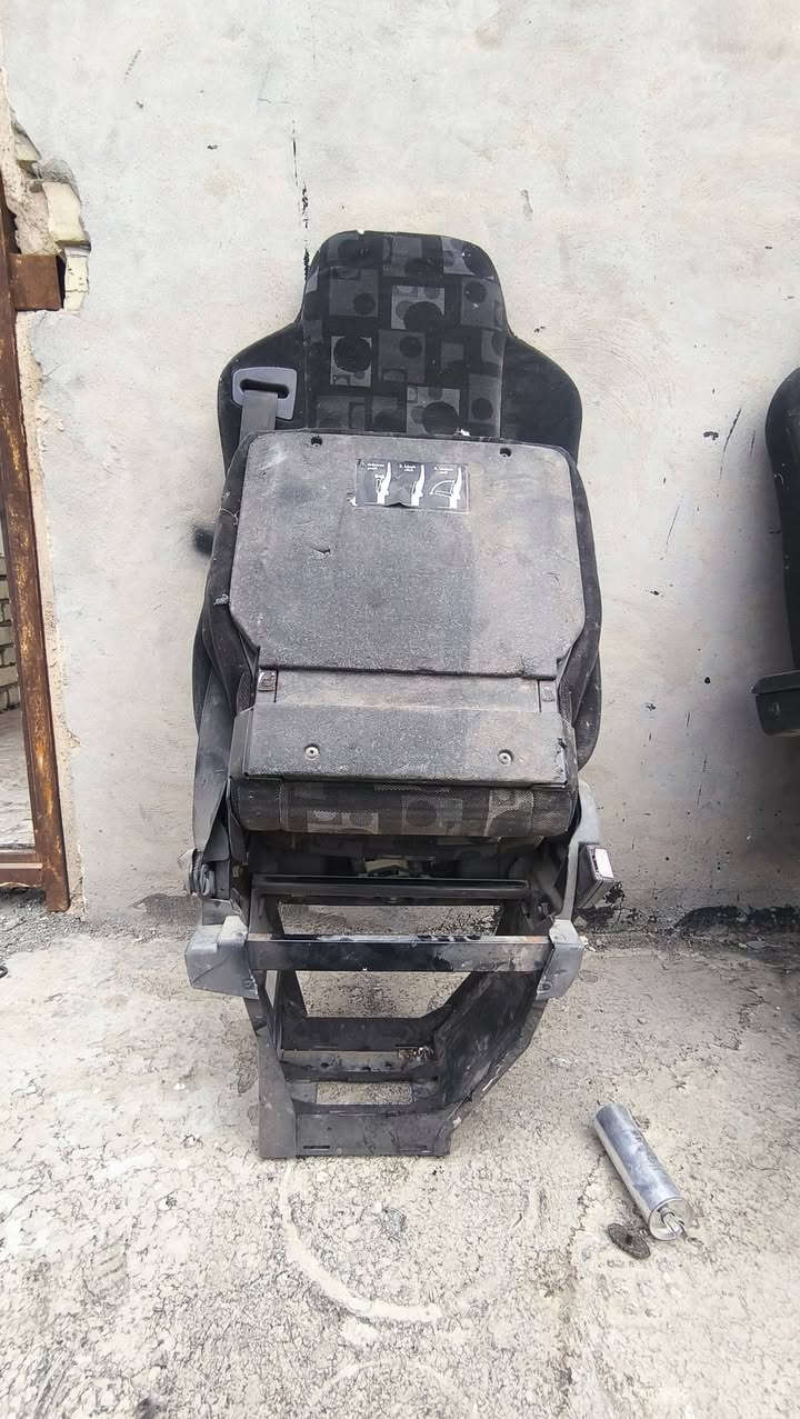 السلام عليكم سواقنا سواق الباصات متوفر زوج كشنات يرهم كشن مساعد نوع (الفينيه) او ( 404/403)
كشنات جدد ممستعملات شرط النظافه تجي وتشوف بعينك سعر التك الواحد 175 التواصل عبر الرقم (***********) واتس اب هم موجود 
خاص موجود
