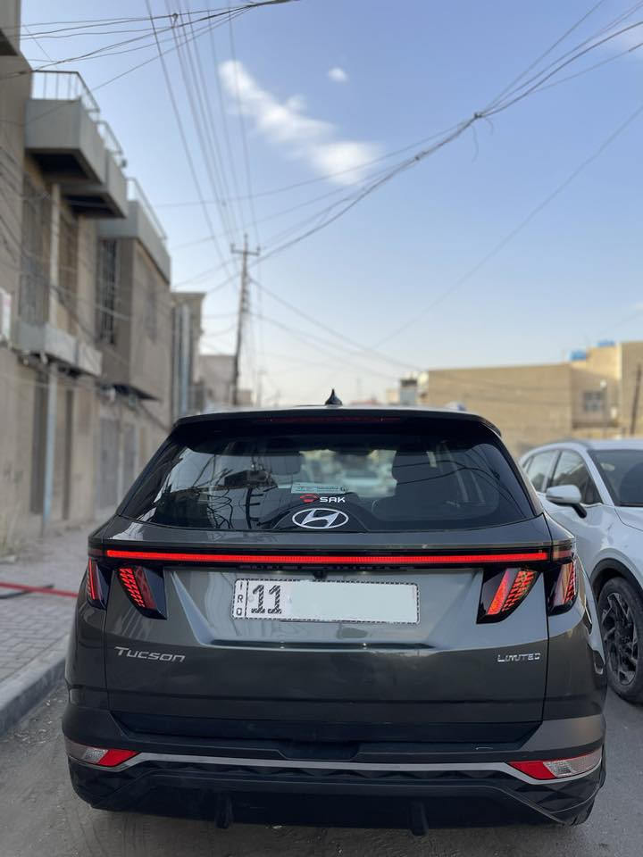 السلام عليكم للبيع توسان 2022 فول مواصفات ماشية 40 الف صور الحادث و السونار مرفقات في الصور رقم بغداد جديد مكفولة من اي نقص 
مكان السيارة بغداد سعر السيارة 168 و بيهة مجال بسيط جداً 
للاستفسار ***********
