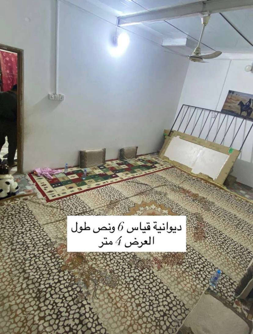 للبيع بيت حواسم
بيت حواسم مساحة 125 متر
البيت نظيف وعالي عن شارع
متكون من ديوانية
غرفتين قياس 5\4
مطبخ + حمام داخلي + صحيات خارجية
البيت مثل ما موضح بصور
موقع البيت حي الشرطة 
شارع 60 قرب سوق النرجس
السعر 13 
***********
