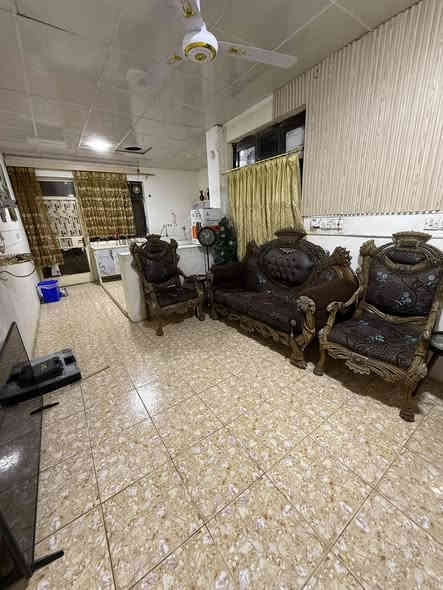 متوفر سكن طالبات البياع شارع ١٧ اول بلوك مقابل كلية العلوم الطبية ابن سينا تبعد عن المستنصرية مشي ٥ دقائق وعن 
الفراهيدي ١٠ دقائق
غرفتين اربع طالبات في البيت فقط 
كل طالبتين بغرفه 
متوفر مقعد واحد فقط 
للتواصل والحجز 
***********
السعر ٢٥٠
