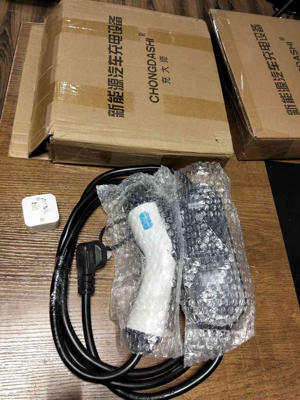 شاحنات byd السريعة ، تكدر تتحكم على الامبير من 8 امبير الي 16 امبير و  هم توقيت بيها
شاحنات byd السريعة ، تكدر تتحكم على الامبير من 8 امبير الي 16 امبير و  هم نظام التوقيت بيها من ساعة وحدة لحد تريده ، و احلى شيئ بيها كيبل مالته 4 ملي اقوى كيبل😍
يوجد نوعان 
1- طوله 3 امتار سعره 75 الف
2- طوله 5 امتار سعره 100 الف


**إذا كنت صاحب هذا الإعلان وتريد حذفه لأي سبب، رجاءا أرسل رسالة إلى الدعم الفني**