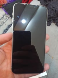 ايفون ١١ • بطارية ٧٨٪ • شخوط خفيفة