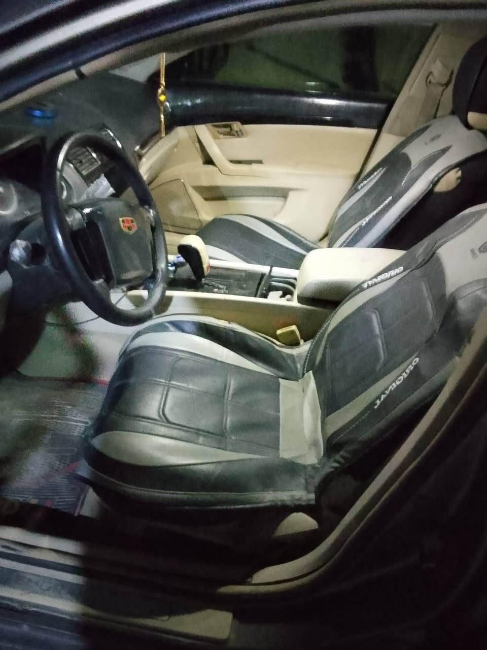 السلام عليكم. للبيع او المراوس
جيلي ام گراند موديل 2013

مكينة بلادية. مكينة وكير نضيفات 

محرك 4 سلندر حجم المحرك 2000 

تبريد شغال ثلج 2 قطعتين تبريد 

فتحة سلايد 

كشنات جلد لون بيجي 

بردة خلفية بلادية 

حساسات خلفية بلادية 

شاشة كامرة دوارة 

جام اوتو ينزل ويصعد 

لايتات لد امامي خلفي 

رقم بغداد جديد بسمي السيارة 

السعر 70 وبيها مجال 

السيارة صبغها جارد فقط 

العنوان بغداد مدينة الصدر 

رقم الهاتف ***********
