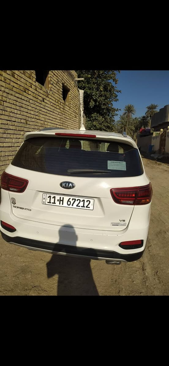 السلام عليكم سورينتو 20كفاله عامه ماشيه 930رقم الهاتف ***********
