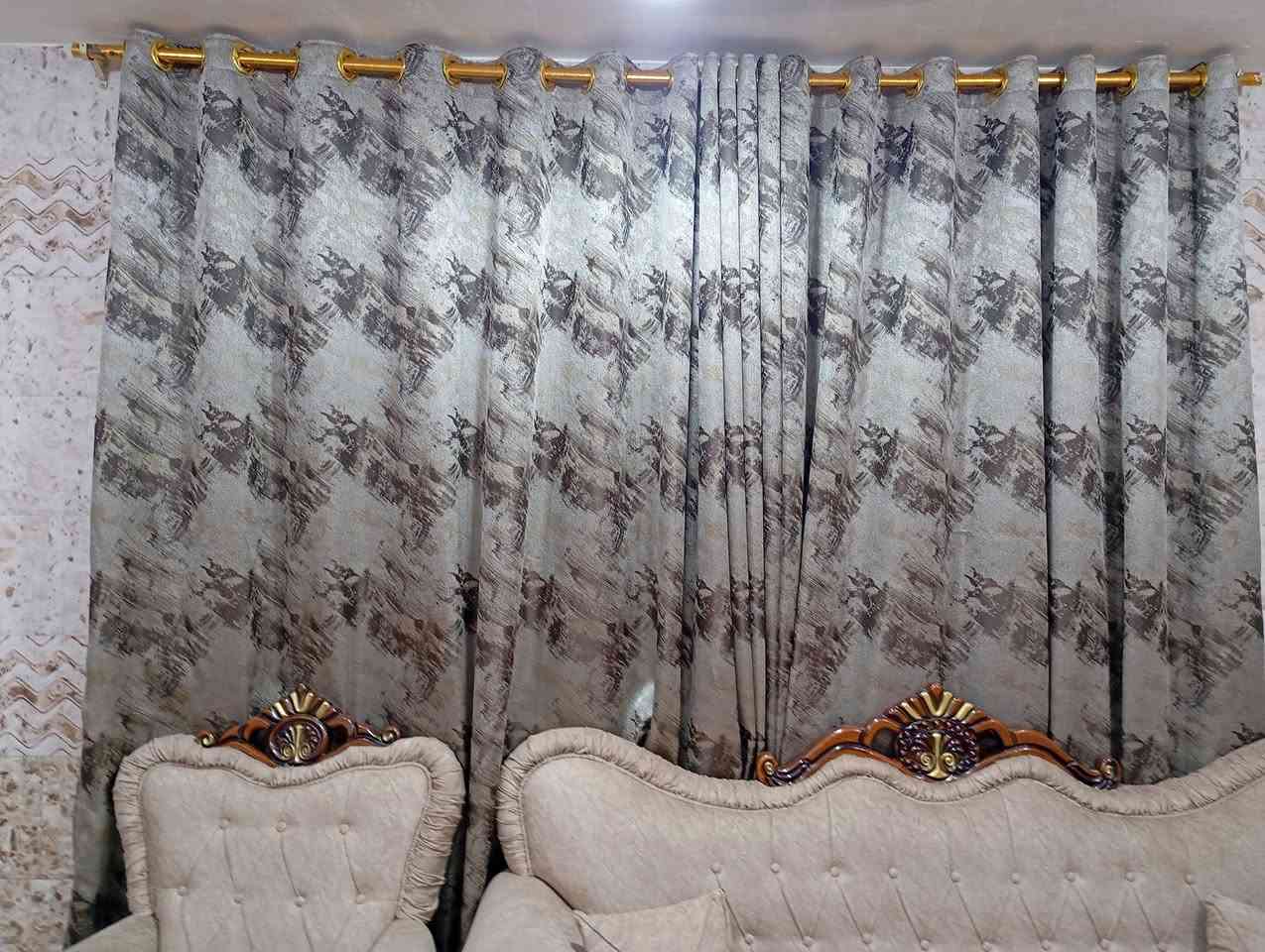 للبيع بردات اخو الجديد 6 مترات ب90 وبيهن مجال مكاني كوت العزة ***********
