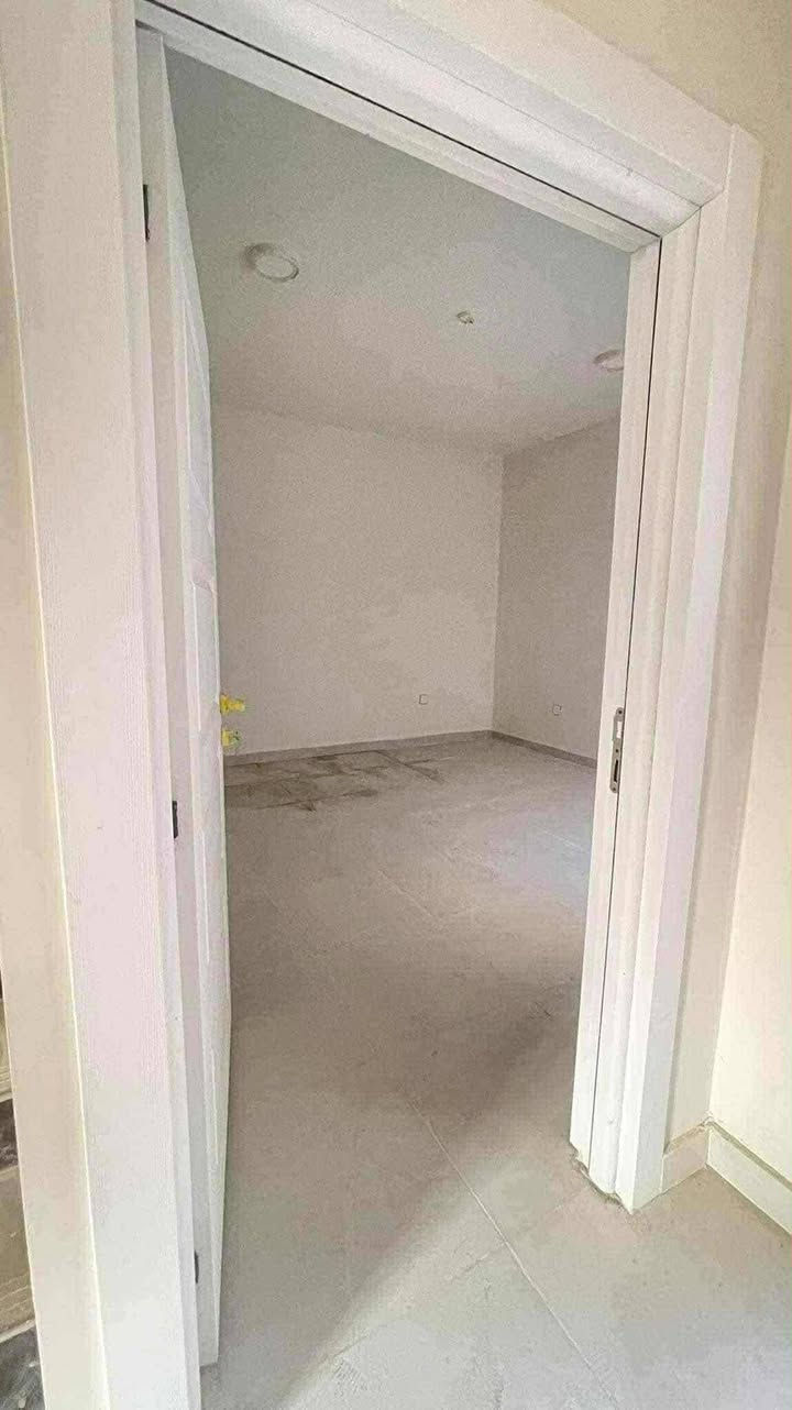 السلام عليكم
بيت للبيع في مجمع الغدير المساحة153م
طابق واحد✨✔️
غرفتين نوم✨
حمام عدد2✨
استقبال 💫✨
حديقة 🌿✔️
مطبخ✨✔️
مناور عدد2✨🌿
البيت نظيف وجديد وغير مسكون 
للأستفسار التواصل على
***********
تبارك للعقار
