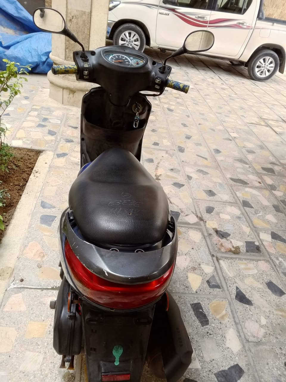 دراجه ناريه لكزز بغبغاء
السعر 900وبيها مجال 
رمبا قبل سبع اشهر 

العنوان 
بغداد كاظميه الطي
مكلف بالنشر 

***********
