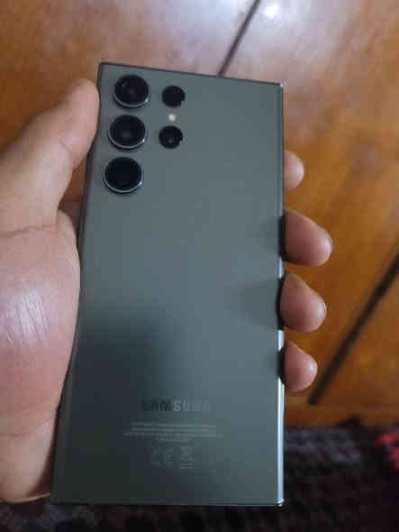 S23الترا
الجهاز غني عن التعريف 
عملاق بمعنى الكلمة 
فول نظافة 
شرق اوسط دبل سيم
سعر 775وبي مجال 
***********
***********
