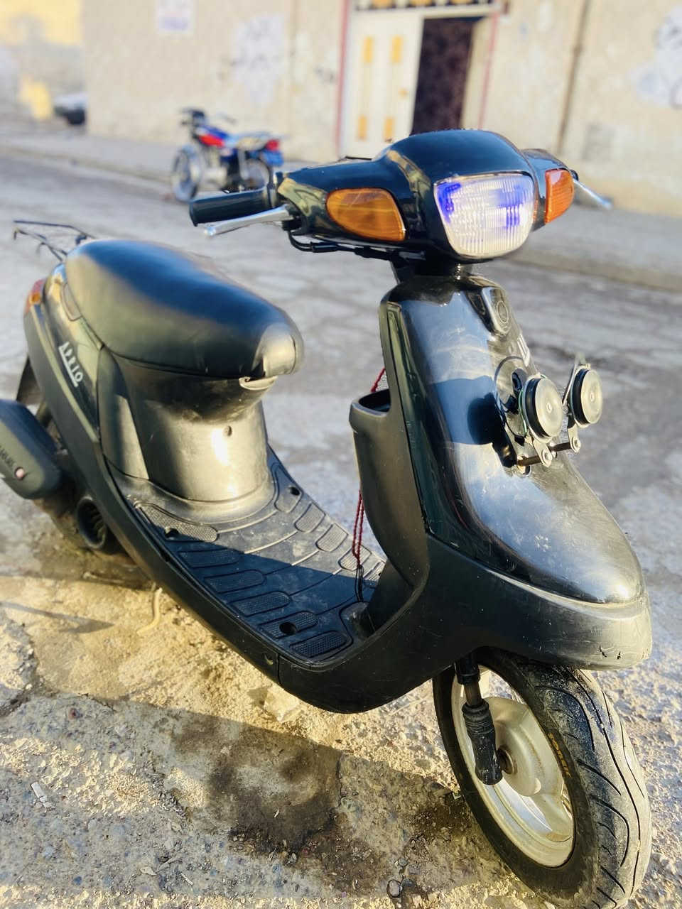 سلام عليكم ماطور بوتين للبيع شاصي شرط المحرك شرط مفتوح سلف شغال لايت اشاير هورن ماطور حلو وكاعد ونصب سعرو 260وبي مجال يرهم مراوس التلفون ايفون***********
