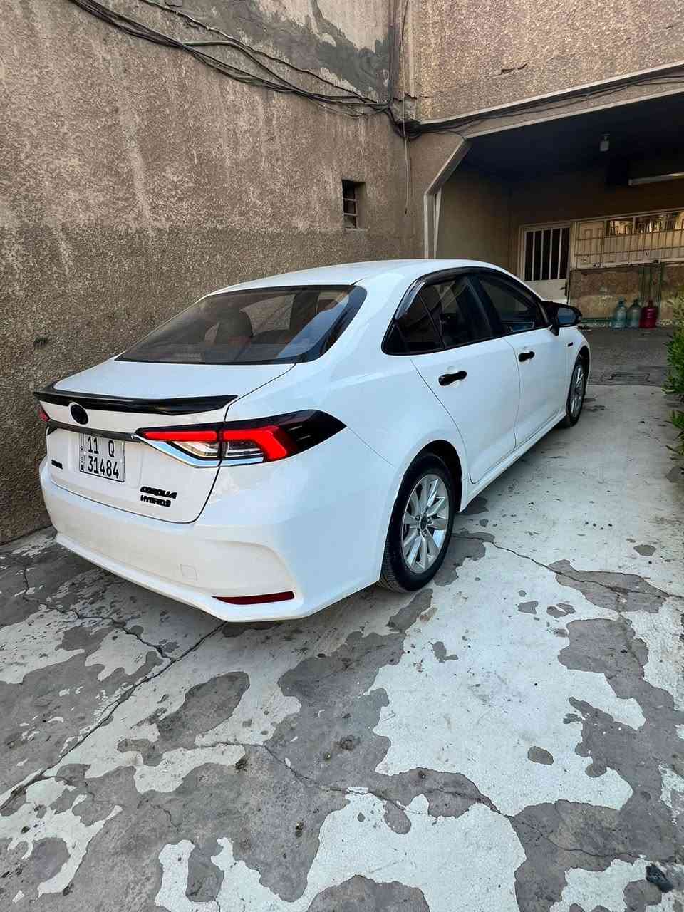 السلام عليكم
تيوتا كورلا هايبرد  صيني شكل لخليجي
مديل 24 ماشيه 43
داخل جلد لونين 
بصمه فتحه تلاث انضمه قياده 
مكينه 1800 هايبرد
سستم خارجي بيانو بلاك 
سياره بيهه بارد باب خلفي ايسر وطخه بدوسه موضحه بصور
رقم بغداد
السعر 157 وبيها مجال
مكان لسياره بغداد الجديده
للستفسار ***********

