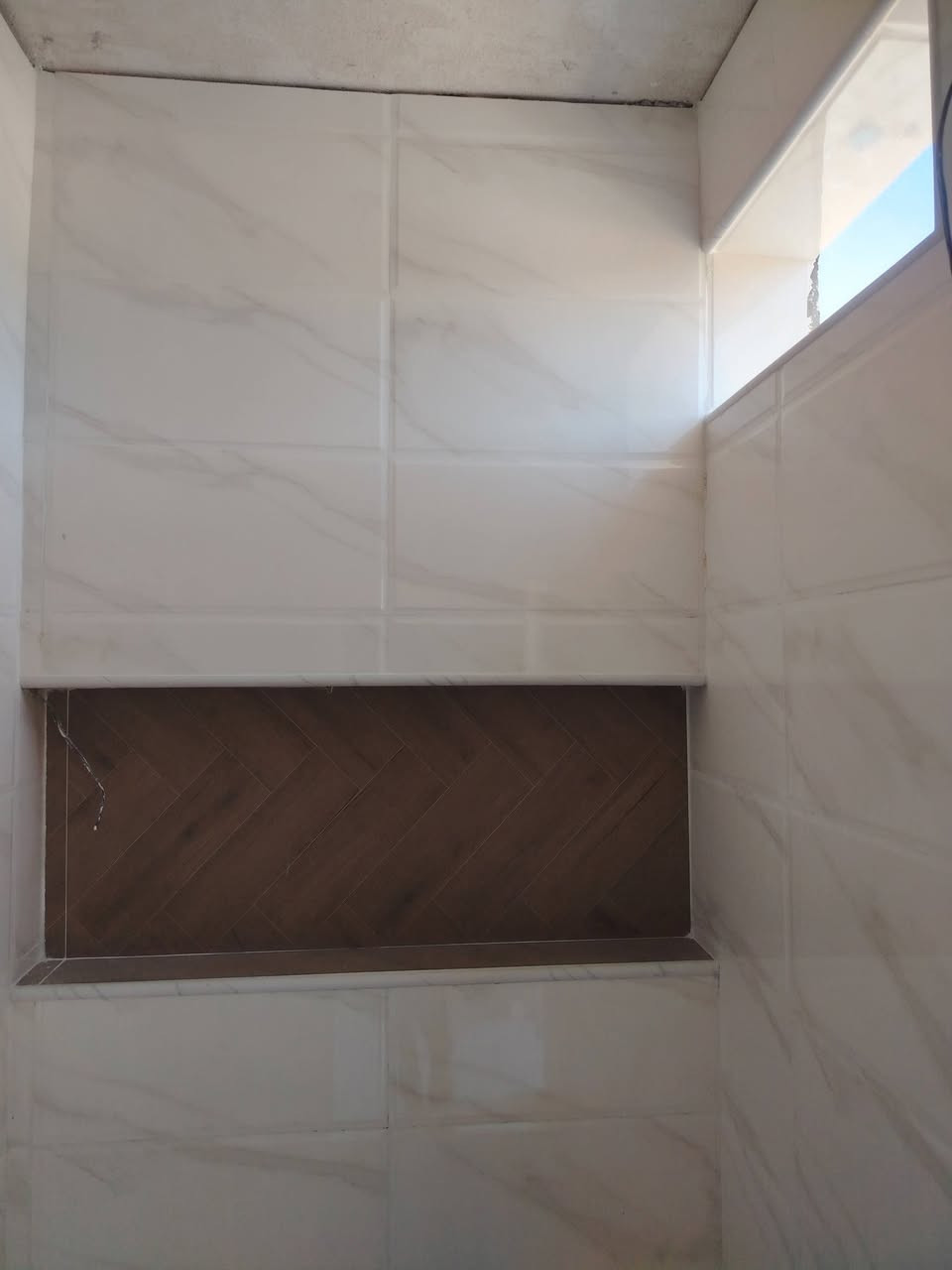 السلام عليكم خلفه سيراميك جدران وارضيه شغل نظيف ومرتب ودرجه أولى بشرط الالتزام بعمل التواصل مراسلت الصفحه أو اتصال عل الرقم *********** واتساب مفتوح التوفيق والنجاح الدائم يارب
