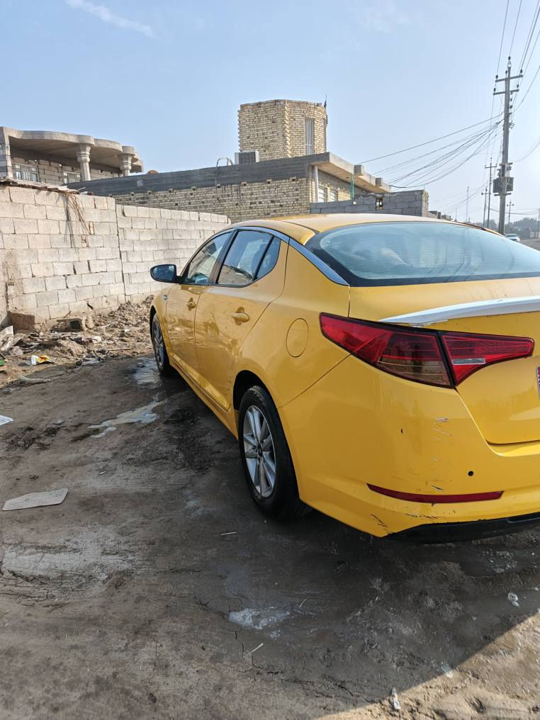 السلام عليكم
اوبتيما موديل 2011 وارد كوري 
كفاله عامه سيارة جاهزه حداديه 
تبريد تخم تاير سنويه جديده 
بسمي تحويل مباشر السعر 100
وبيها مجال قليل(مكلف بالنشر) 
***********
