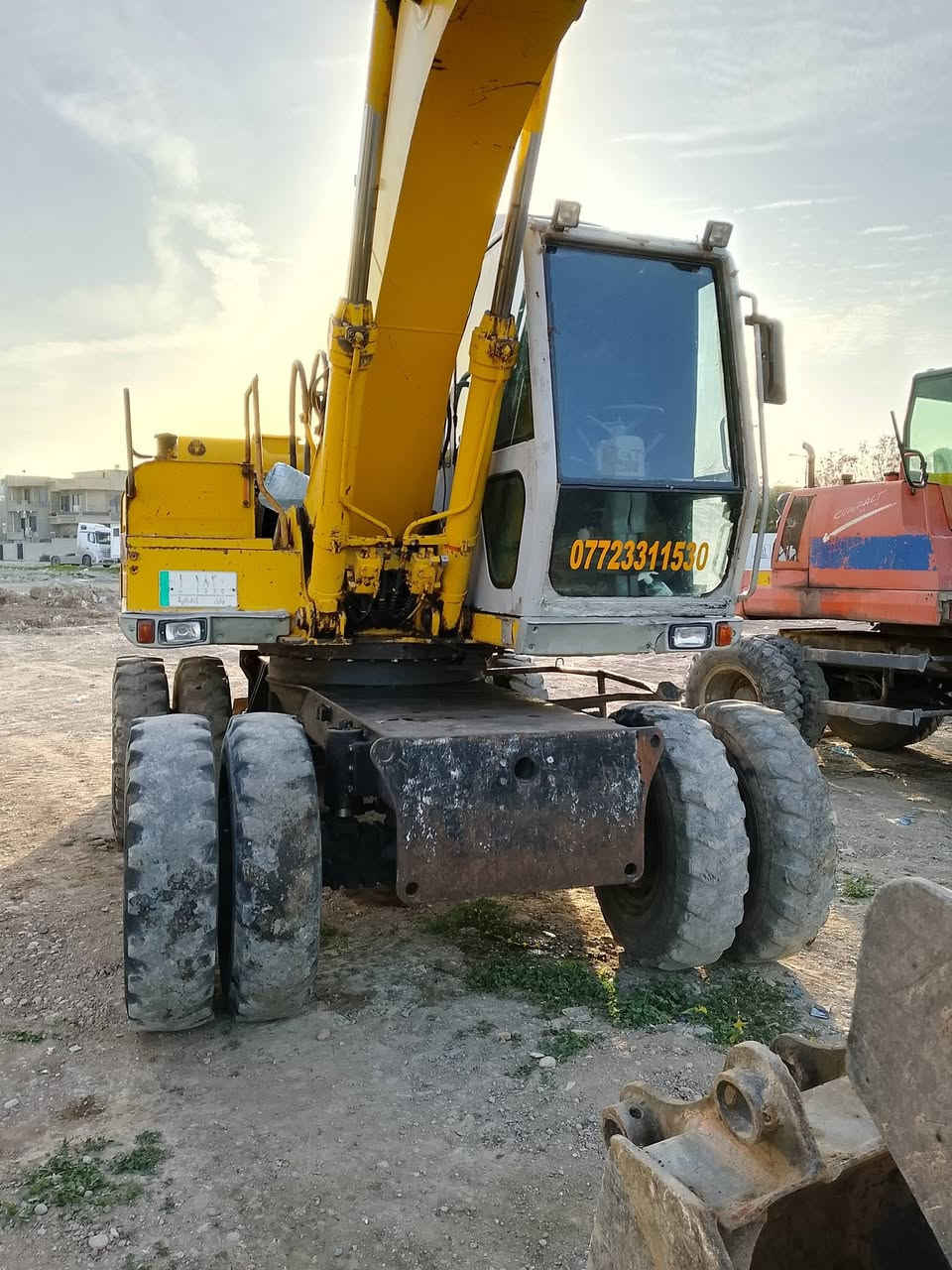 سلام عليكم
حفاره فيات هيتاشي للبيع. حجم ١٦٥

موديل ١٩٩٨.  محرك لا صرف ولا بخار كهربائيات كير بريك تأسيس نقار شرط. صينية ما بيها ملعب. تبريد مضخة بلاد حجم ١٣٥ كيلة حجم ٦٠ ويا  شرط تحويل.  سعر١٤٠    *********** مكان كركوك
