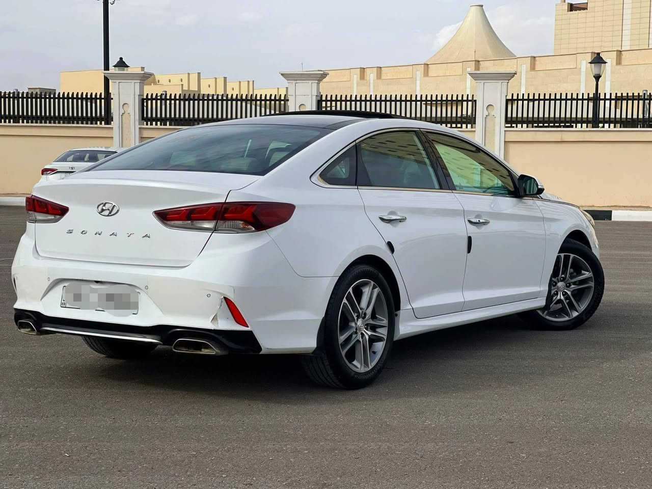 سوناتا خليجي 2018 فول مواصفات كفاله عامه حتى الدعاميات محرك 2400 دوش مامفتوح بلادي رقم شمالي بسمي هزه وسنويه ولوحات كلشي جديد السياره بوضع الوكاله 
 اي استفسارموجود واتساب واتصال 
***********
