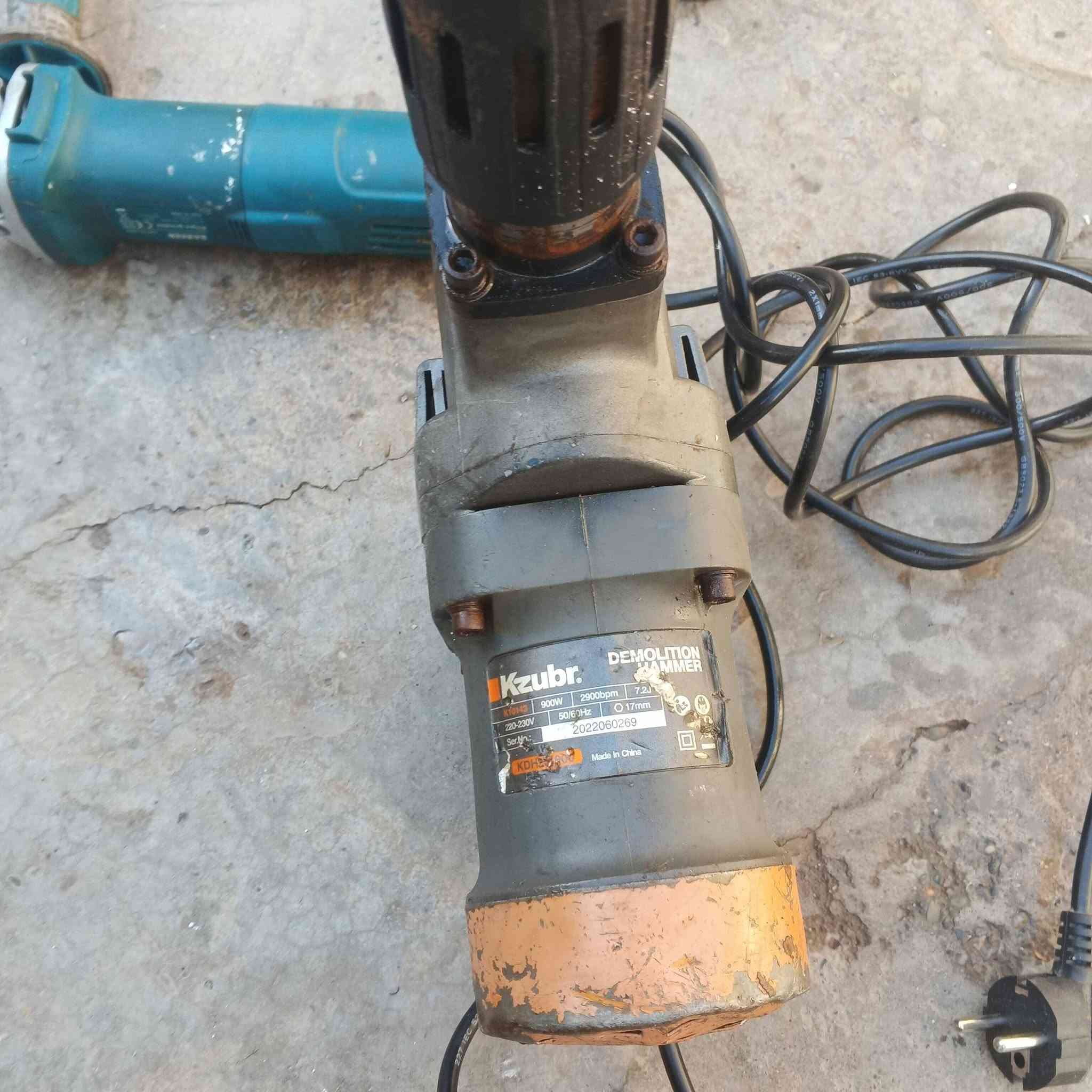 طيب الله أوقاتكم بكل خير وسعادة
دريل تقشير وحفر ماركة كازوبر ٣٠ الف
كوسرة دارين ماركة معروفة ٢٠ الف
دريل فتح وشد براغي 
ماركة كراون ٢٠ الف 

نظافة وشرط الفحص


**إذا كنت صاحب هذا الإعلان وتريد حذفه لأي سبب، رجاءا أرسل رسالة إلى الدعم الفني**
