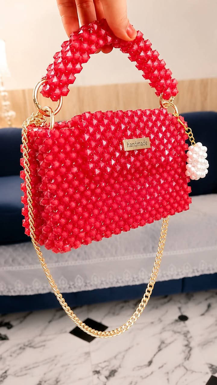 من أعمالي متوفره حاليا بيع مباشر 
❤️أناقة مصنوعة بحب... وتفاصيل تنبض بالفخامة ✨
تألقي بلمسة مميزة مع حقيبة الخرز اليدوية المصنوعة بعناية فائقة، حيث يجتمع الإبداع مع الجودة في قطعة فريدة تضيف لمظهرك لمسة من الأناقة والرقي. ❤️
🔸 صناعة يدوية متقنة
🔸 تصميم أنيق وعصري
🔸 خامات عالية الجودة ولمعان جذاب
🔸 مناسبة للمناسبات والإطلالات اليومية المميزة
لأن التميز يبدأ من التفاصيل الصغيرة، اختاري قطعة تعبر عن ذوقك الخاص. 🌹
📩 للحجز والاستفسار يرجى التواصل عبر الرسائل الخاصة.
#هاند_ميد #شنط_خرز #صناعة_يدوية #اكسسوارات_نسائية #جنط_نسائية #أعمال_يدوية #تصميم_مميز #أناقة_وفخامة #Handmade #BeadedBag #FashionAccessories ❤️👜✨


**إذا كنت صاحب هذا الإعلان وتريد حذفه لأي سبب، رجاءا أرسل رسالة إلى الدعم الفني**