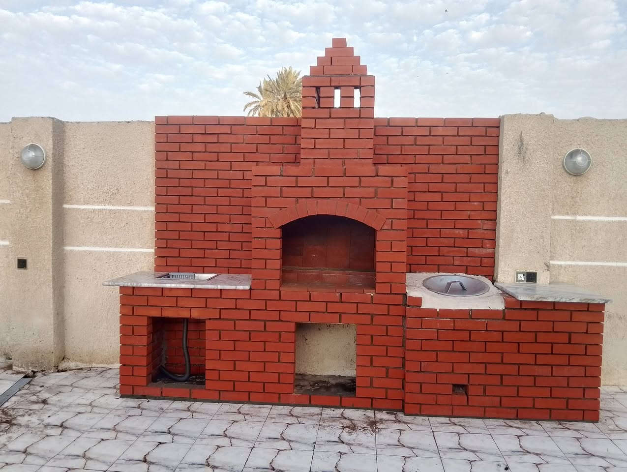 أهلا وسهلا بيكم نورتونا، 🌹
احنه موجدين حتى نوفرلكم احلا أجواء شواء ولمه عائليه مميزه
عدنه كلشي تحتاجون
1-تنور طين للخبز والشواء بروح التراث
2-شواية كباب بطعم يونس
3-فرن بيتزا ومناقيش العائله
4-شواية سمك مخصوصة للمسكوف العراقي الصيل
5-طباخ مخصص لتلبية  كلاحتياجاتكم
6-سنك غسيل للراحة والنضافة بعد الجلسة

للتواصل واتساب ***********
