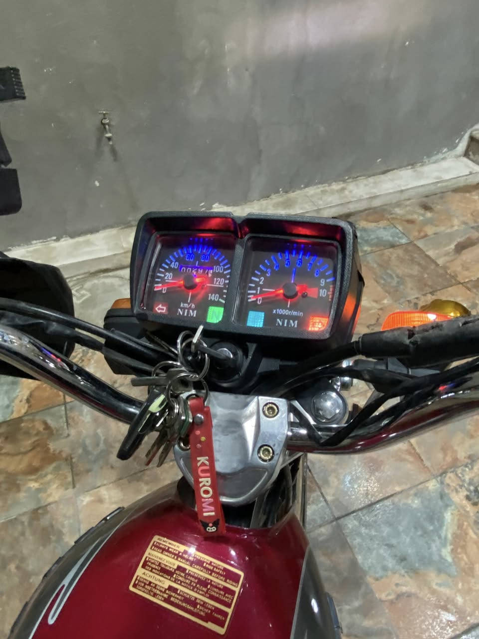 السلام عليكم دراجه ايراني اربعه كير نامه اصلي دراجه كفاله عامه اي نقص مابيه بلاديه وضع شركه ماماشيه ومامفتوح بيها برغي اوراق كامله ومكمركه وجاهزه سعرها ٧٢٥ بيها مجال مكاني بغداد الدوره *********** متوفر اتصال واتساب♥️
