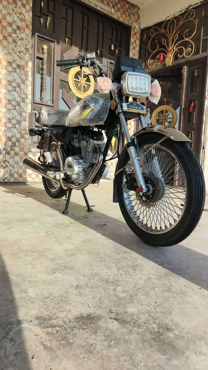 السلام عليكم للبيع دراجه مديل2023 تايكر سونك اوراق أصولي دراجه فول نضافه السعر 575وبيهه مجال ‏‪***********‬‏المكان الصويره
