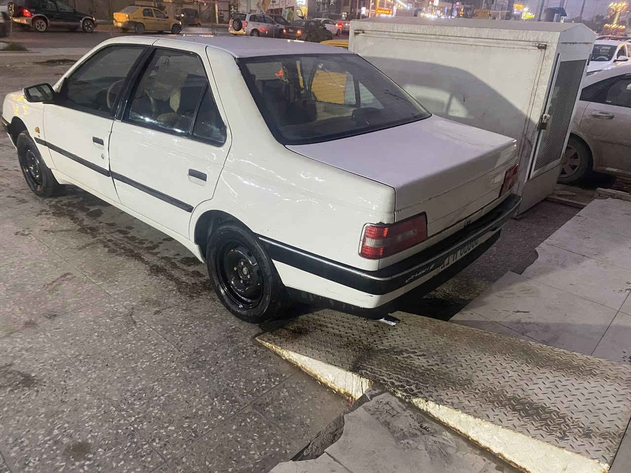 السلام عليكم
عندي بيجو جي لكس موديل 2010 مكفوله من التبديل رقم بغداد خصوصي النكليزي هزه جديده كير ومكينه جديد السياره ماشي 172 كيلو دعاميه محدثه لميس السياره جاهزه
كلشي اكلوب طافي ترجع 
تخم تاير جديد 
عنبار وبور جديد 
افلنجات ودسكات وبنزات جديد 
صدره امامي وخلفي جديد 
نقصه بس دبلات امامي 
خير من الله اترياك لبصره 
بيه صفحه ذابين عليه بطش اشخوط ومكحليه وقماره والبنيد 
رايده. 40 وبيه مجال
مكاني بغداد الزعفرانيه 
رقمي ***********
