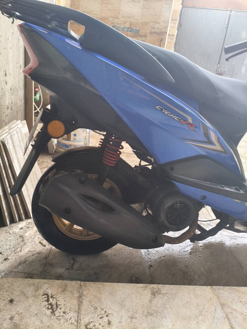 سكنس للبيع نضيفه وبرغي ما مفتوح بيها كلها بلاديه ما عدا الشوتا وبعد ما يحتاج اسولف عنها صور موجوده كدام عينك وتجي وتشوف ونروح نفحص  سعرها ٧٥٠ مكاني البصره الطوبى والنخيلا رقمي***********
