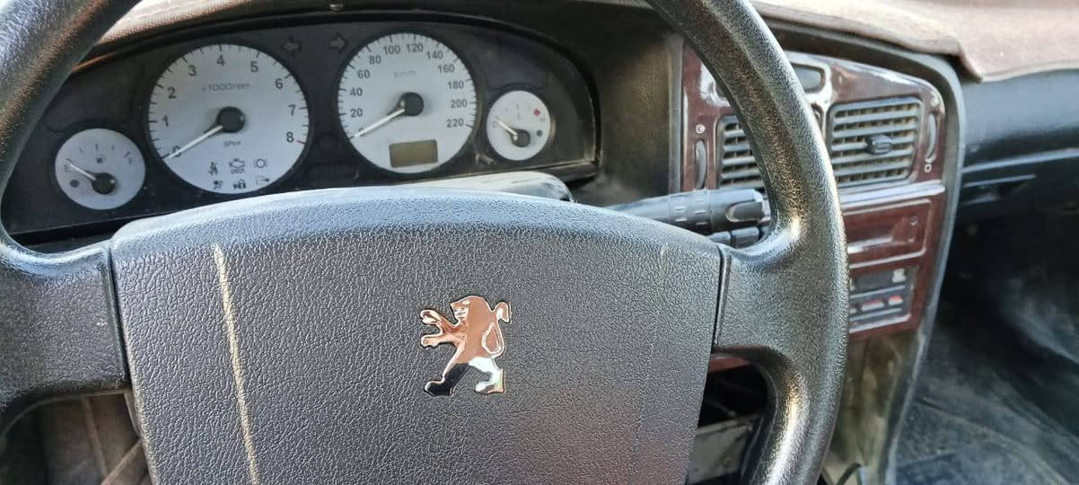 للبيع بيجو بارس موديل ١٣ رقم انكليزى بغداد جديد السعر ٢٨ وبيها مجال الطيبين بغداد دوره ابو دشير سياره كامله من كل شى نقص كمبريسر تبريد وترتيب الجام فقط كير محرك صدر كهربائيات كلها كامله اتصل على وايت ساب ***********
هيئه صفر غرامات صفر 
مابيع شرط التحويل رجائن
