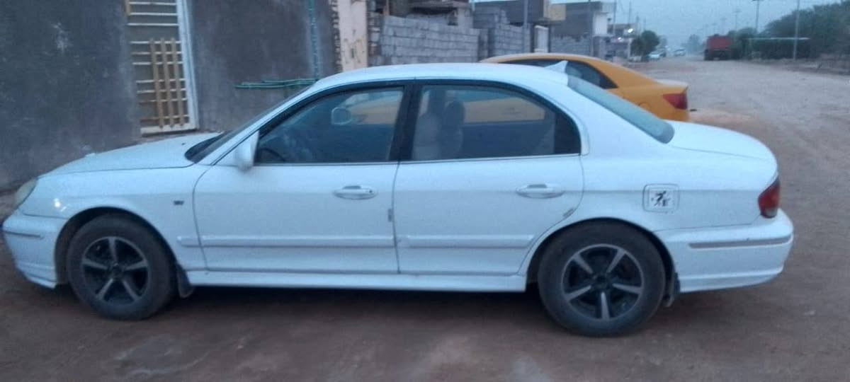 سلام عليكم سيارة سوناتا وفود 2001 محرك 2000 خير من الله كير عادي خير من الله تبريد ثلج❄️ السيارة كابريتر مو نوزل  تخم تاير جدد دوشمة كشنات جدد دوشمة ارضية جديدة رقم بغداد انكليزي سنوية الى31 هزة جديده السعر 48 للاستفسار الاتصال ***********
