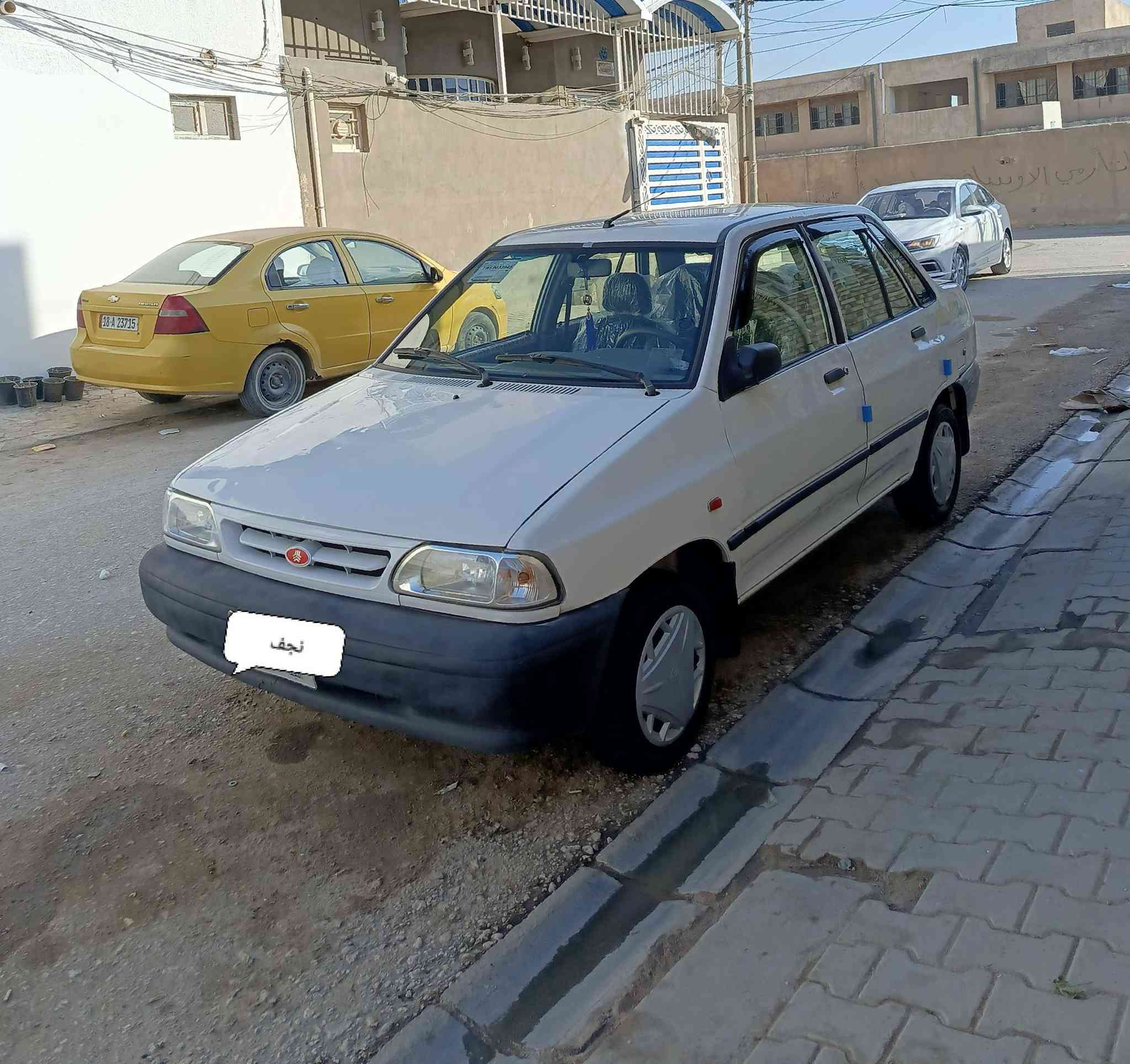 السلام عليكم سايبه للبيع موديل ٢٠١٢ السياره مكفولة من الضربه والتبديل بيه ربع بنيد صبغ بدون ظربه اثر تشليع السياره جاهزة من مكينه كير حداديه كهرباءيات الشواصي مكفوله لا خياس ولا تصليح رقم السياره نجف ومكانه نجف  سنويه ما صاقطه شرط التحويل السعر ٣٧ او بيه مجال  للاستفسار ***********
