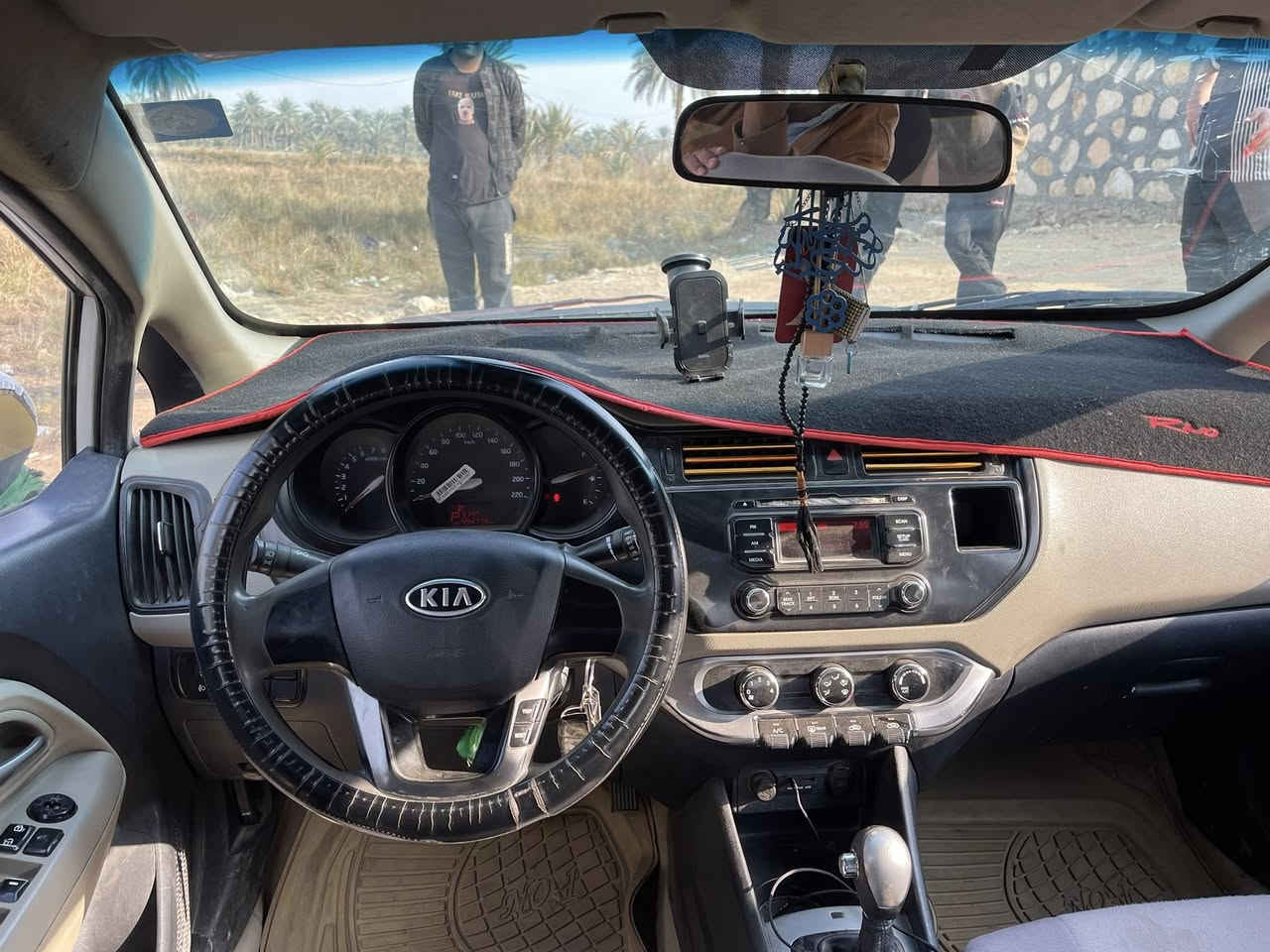 ‏السلام عليكم سيارة ريو 2012 خليجية رقم كربلاء مشروع وطني سنوية 2030باسمي
السيارة سيارة محرك 1600 دوش مكفول طابوگة 
 مواصفات عادية 
مكانها كربلاء طويريج للاستفسار الاتصال على الرقم التالي *********** أو مراسلة الصفحة السعر 80 ورقة وبيها مجال بسيط
