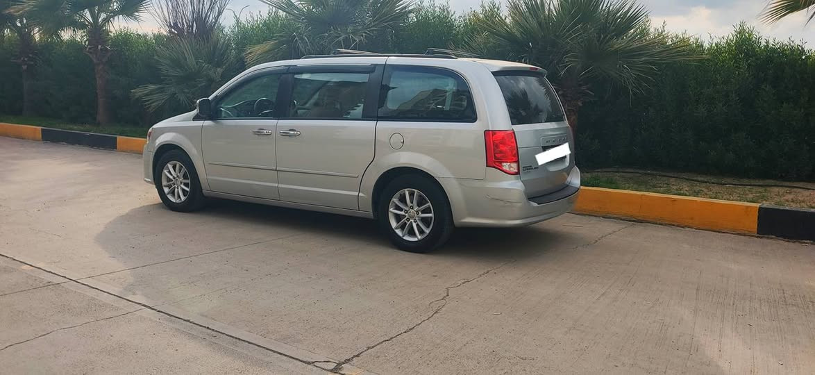 دوج کرڤان 2012 ناو زەرد کوشین ملکی تبرید مرکزی شاشە کامیرا ویل کەپ تعدید سرعە کوشین کارەبای لایت رەش بەس دەرگا کارەبای نیە سیارەکە کلینە بێ سبوغە درجە یەک خاوینە گیر مکینە نوێ هەموو گیانی بەشەرت ڕەقەم هەولێر هەزەو سنوی نوێ  نرخی 142 ورەقە گۆرینەوە فرۆشتن *********** أربيل, العراق
