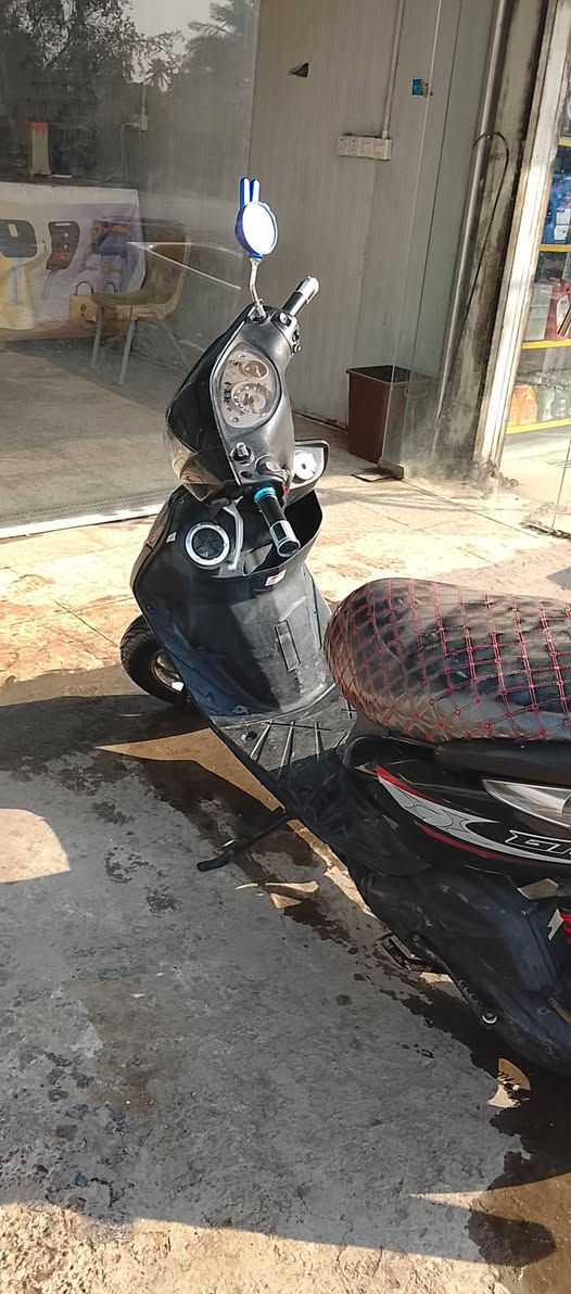 سكنس ثعلب مكينه برغي ما مفتوح دراجه كفاله المكان بغداد جسر ديالى القديم ***********السعر 650وبيه مجال
