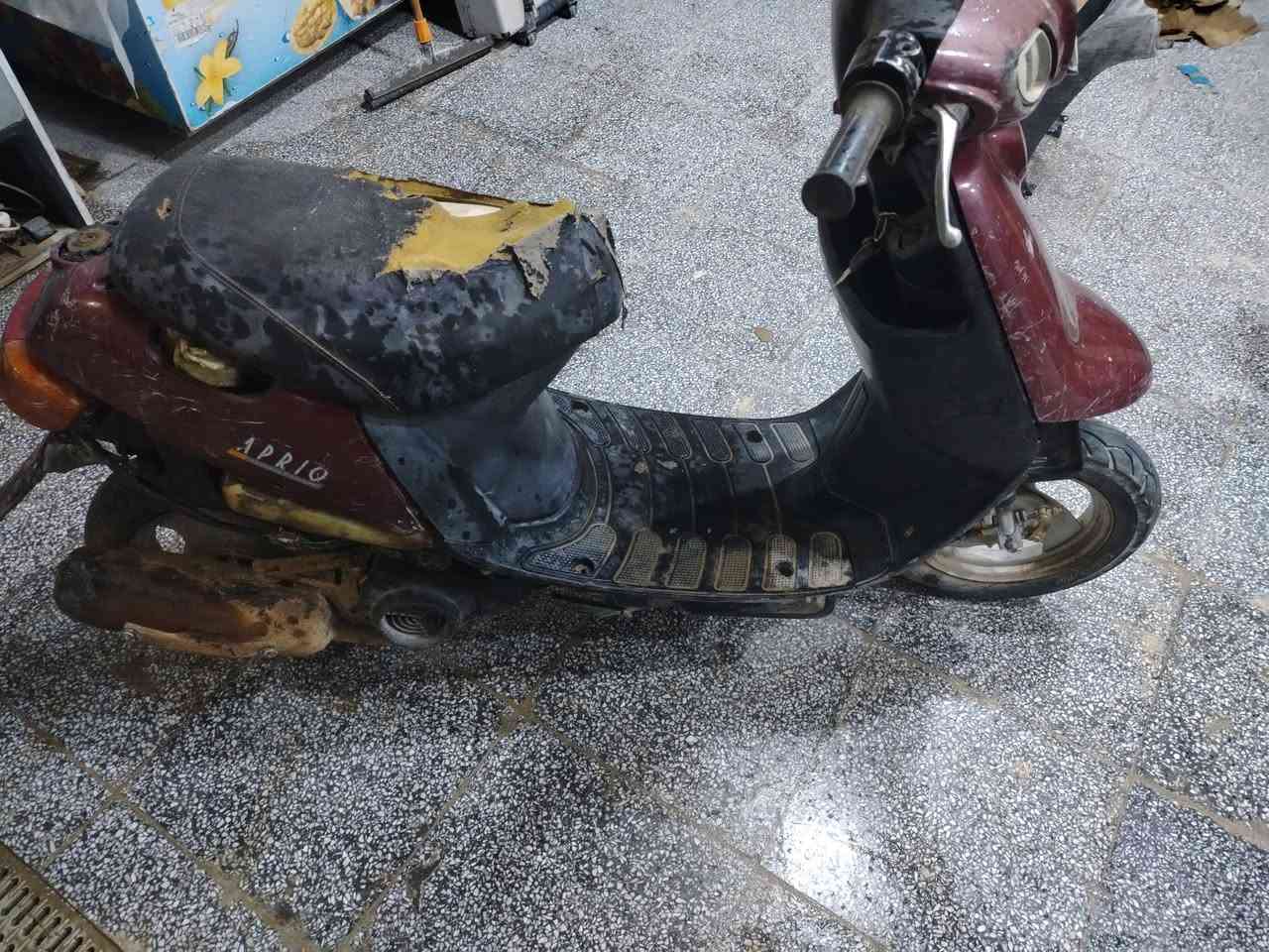 سلام عليكم
دراجه للبيع  كانت تشتغل طفت صار فتره متروكه ماعرف شبيه كوم حديد بيه أوراق
رقمي *********** واتساب
