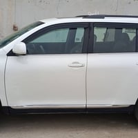 هايلندر للبيع 2012 مواصفاتها معروفة بيها اكثر من قطعه صبغ  السعر المطل...