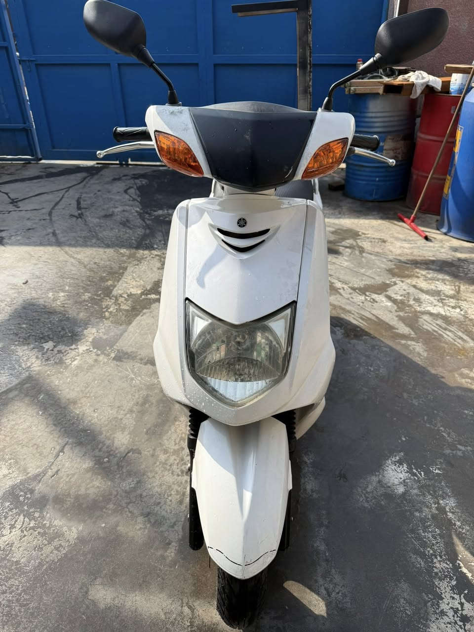 السلام عليكم شباب 
دراجه سكنس نثيه ياباني ياباني اصل
بلادي مكينه ما ملعوب بيه  كفرات اصليه 
زوج تايرات جدد لدراجه مال رمبه  
مكاني بغداد مدينه الصدر 
***********
