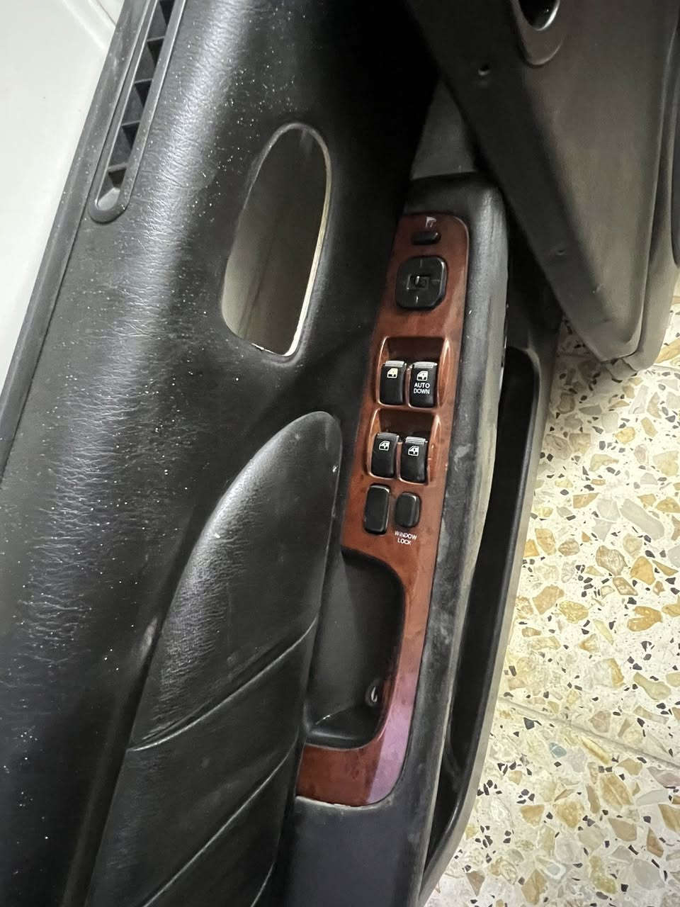 سلام عليكم جميعآ ابطاين سوناتا وفود كلها جلد نضافه 80‎‎% تحكمات كلها كامله مال فول السعر 80 وبيها مجال المكان بغداد الجديده ***********
