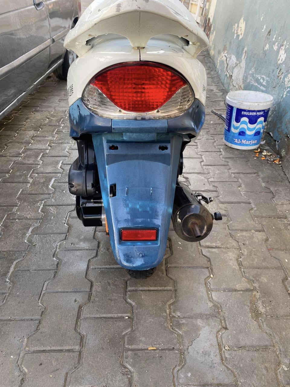 سلام عليكم كامكو بوليسي جديده مديل 2009محرك بلاد ختم واحد اضافات بيه مصدات هوه وستاند  تلفون بك لايت نشره  لايت زنون 
سعر 700وبيه مجال
تواصل واتساب او اتصال ***********
