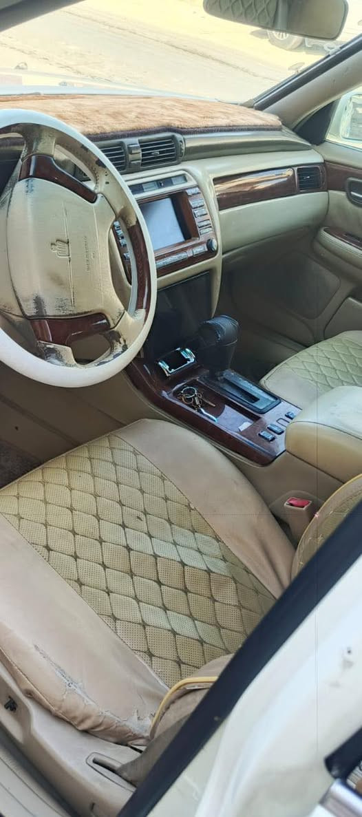 السلام عليكم سياره جنون  ٢٠٠٧
تفاصيلها مصبوغه عام مكينه دي فور فتحه تنته تبريد جديد ثلج دواخل جلد نضيفه بلاي
 السعر ٩٠ المكان بصره 
مكلف بنشر استفسار 
اتصال ***********
