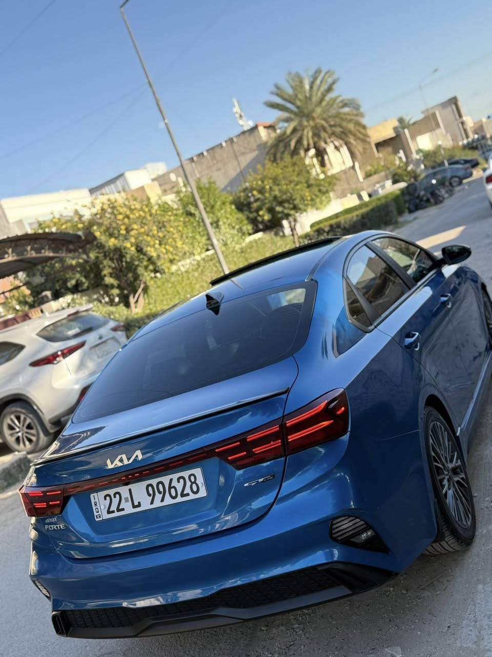 السلام عليكم 
للبيع 
فورتي موديل2022
رقم اربيل تحويل مباشر 
مواصفات فول جيتي لاين 
محرك2000
سيارة بدون نقص 
صبغ دعاميات فقط 
وبارد ب جاملغ امامي 
صور حادث وسونار ب منشور 
سعر166وبي مجال 
الاتصال***********
مكان بغداد حي قادسية
