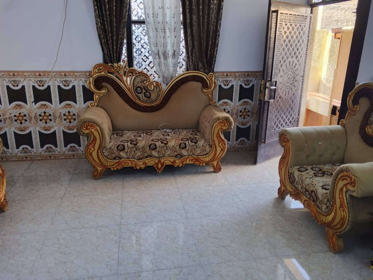 تخم انجاره تكمه نضيف حيل وبسعر مناسب اي ستفسار عل هاذه الرقم ***********
