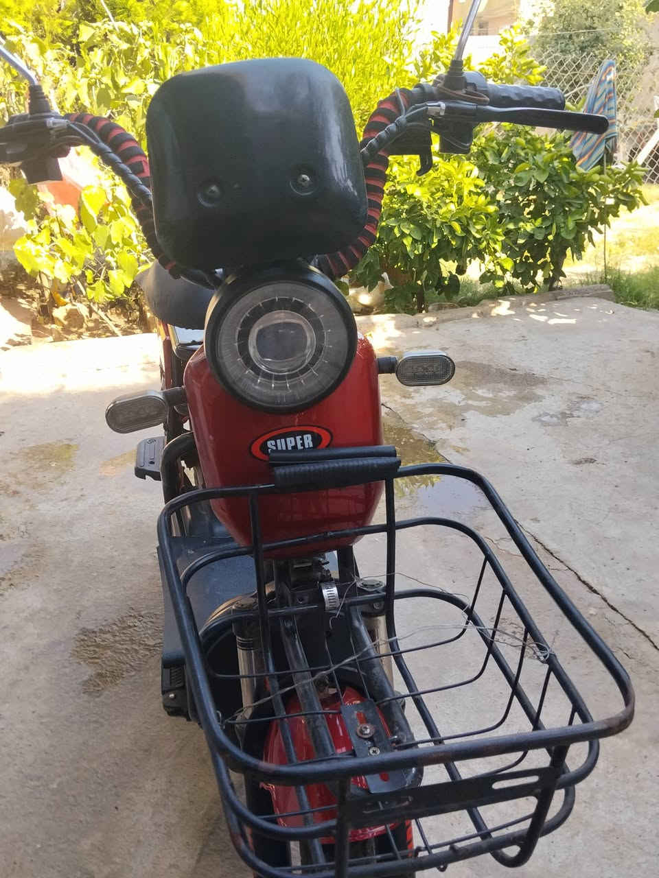 للبيع مستعجل ب 200 وبي مجال 
سويج وبصمه
شاحنه اصليه
للاستفسار 
***********

