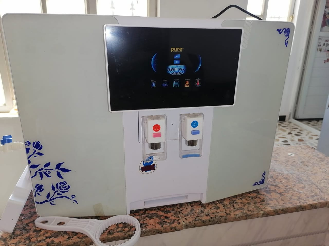 سنك حوض واحد جديد غير مستخدم 125 الف دينار 
منظومة تنقية ماء ذكية حديثة خمس مراحل  استخدام قليل نوع بيور 175 الف دينار 
طباخ اربع عيون نوع سنتر بوينت إيطالي اصلي استخدام قليل مع قاعدة قنينة غاز جديدة  125 الف دينار 
بغداد الكرخ 
***********

