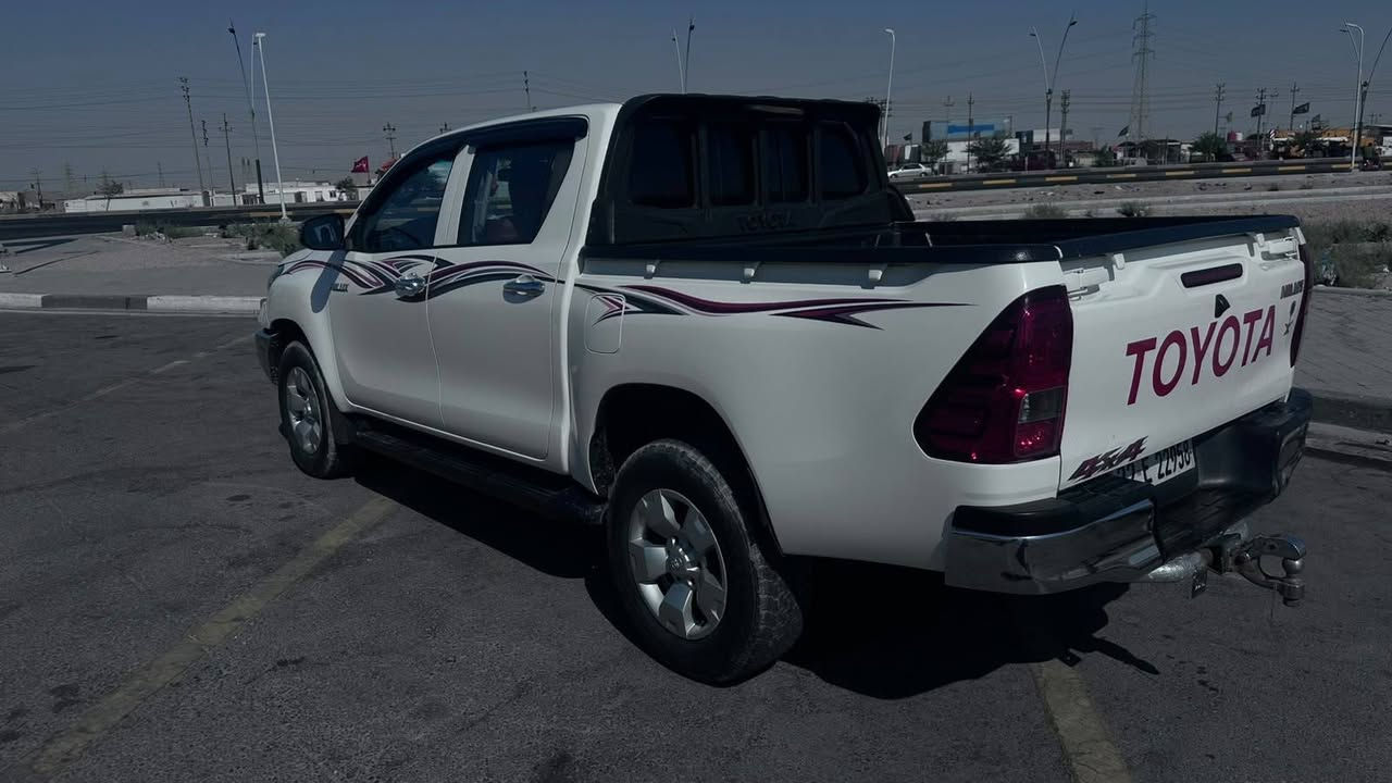 السلام عليكم
فلاونزا هايلوكس (4x4) 2022
 للبيع سارة نضيفه جديده ولا طخه بيها
كاز ما ناقصها اي شي
رايدينها ب3شدات و10 وبيها مجال
المكان البصرة الزبير 
للاستفسار
***********
***********
