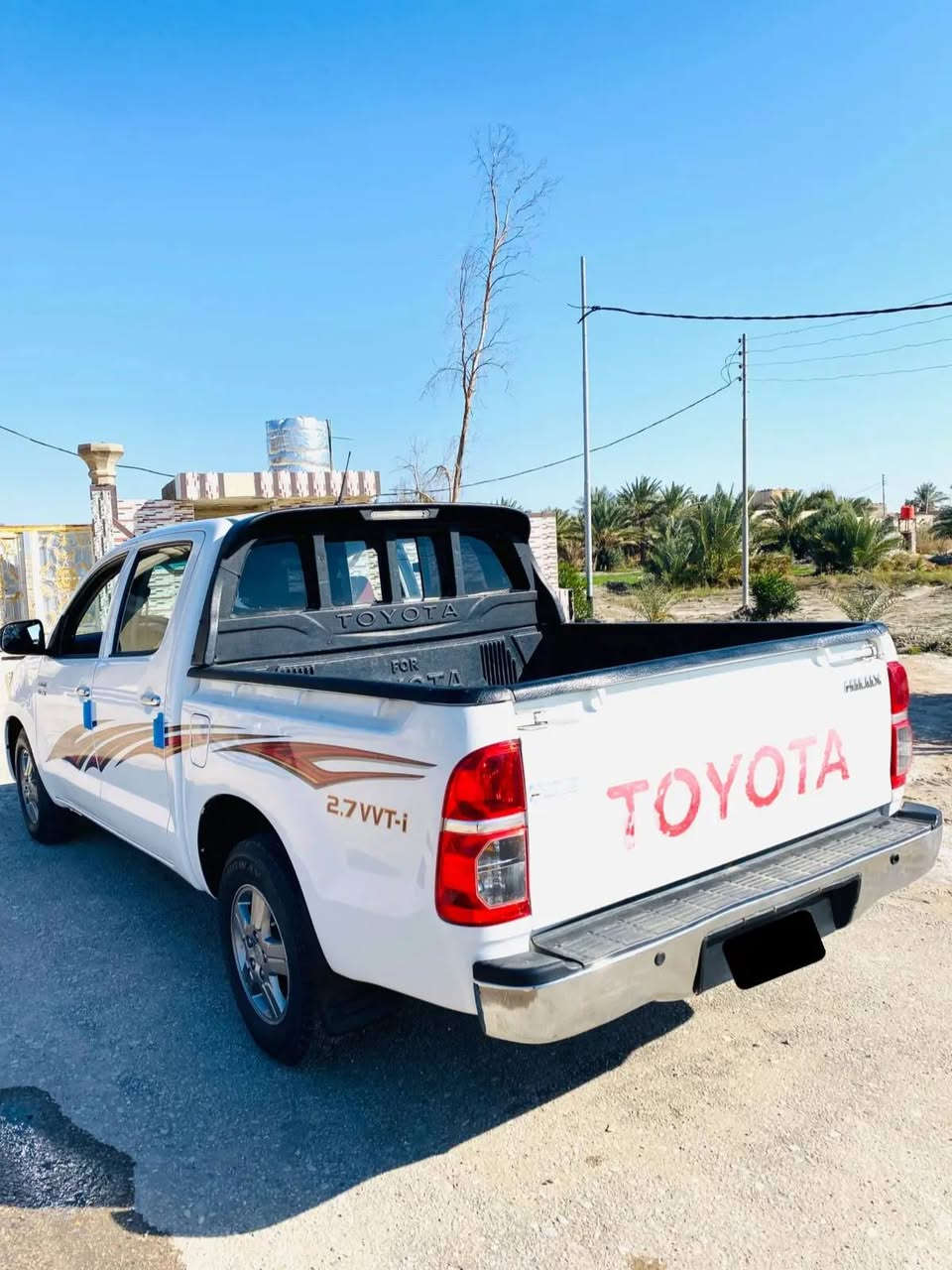 السلام عليكم.
هايلوكس 2014 كويتي الساير. للبيع او مراوس حسب القناعه. كير عادي. رقم واسط مداور ثاني يوم. 
مكفوله ماعده شبرين بارد جوه البك لايت.السياره نضيفه   حداديه جديده تخم تاير تبريد تتفئه. ماعايزه برغي. السعر 195 وبيه مجال. مكاني السماوه المركز. 
للاستفسار 👇🏼
*********** السماوا, المثنى
