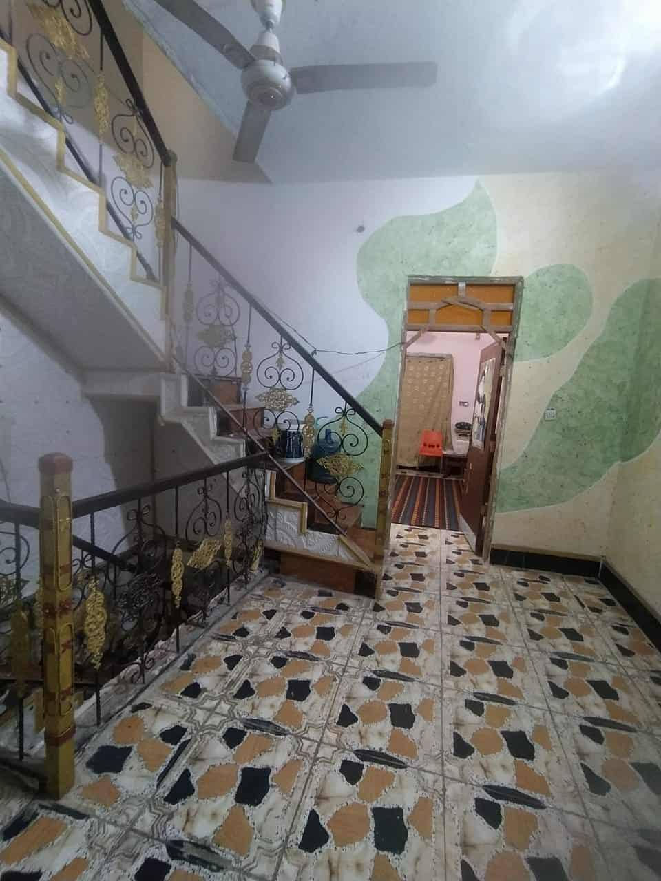 ***********بيت للبيع ينباع على المبادرة علمأ حاليا مطلوب اسكان يسدد الاسكان وبعدين يحجز على المبادره موقع البيت حي الرساله قرب المجسر خلف الشارع العام اول فرع او قرب مطعم شهوده أو مطعم الريس البيت مساحة 107ونص متر طابقين الطابق الاول استقبال غرف نوم مع صاله مع مطبخ وصحيات الطابق الثاني غرفه  عدد اثنين وصاله ومطبخ وصحيات السعر مقدمه 90ولباقي 30الاسكان الكلي 120 وبيه مجال الطيبين تفاصيل اكثر على الخاص
